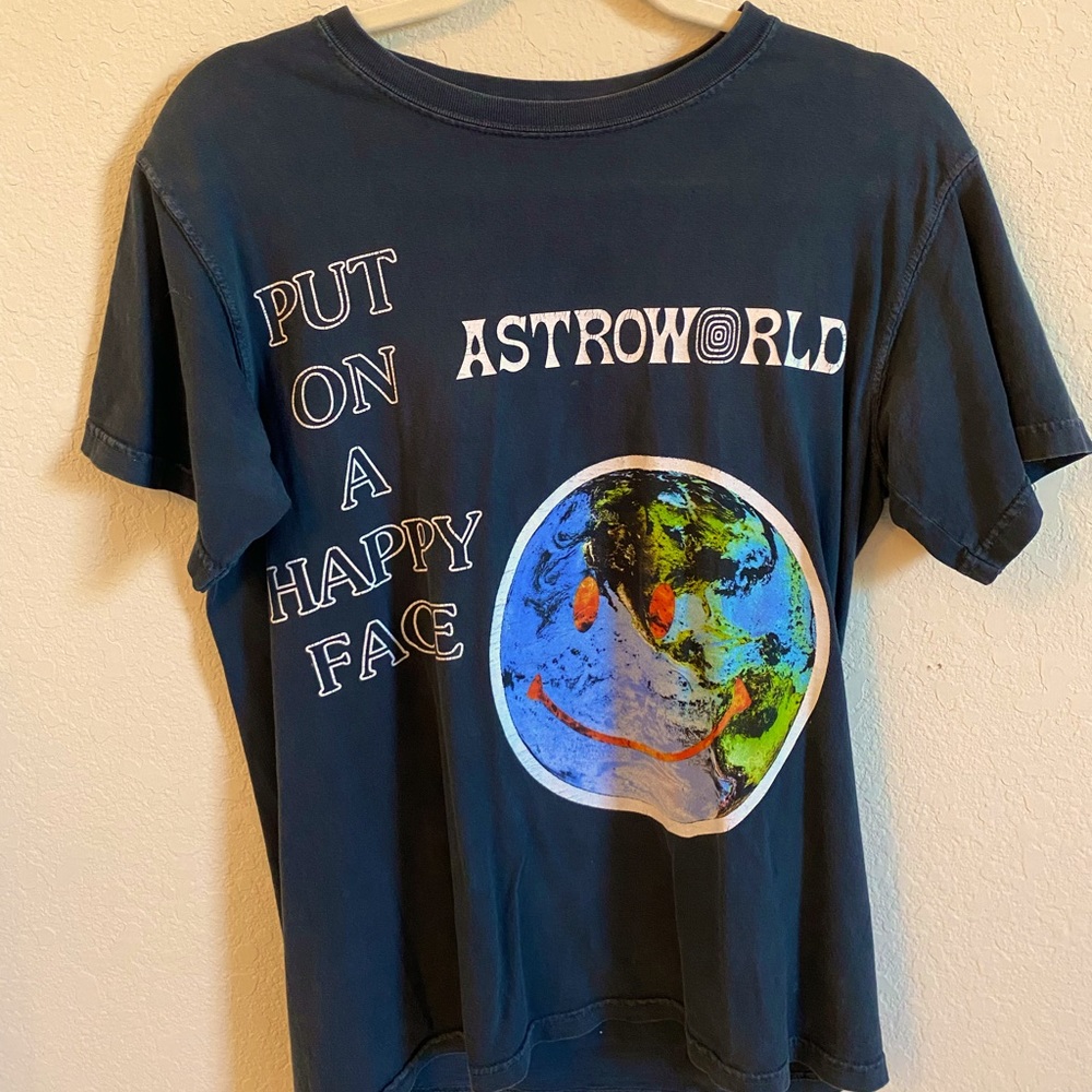 travis scott. ‘put on a happy face’ tee.